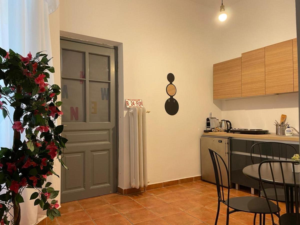 Outstanding 3Br Ultracentral Cityview Balcony Aaa Lägenhet Bukarest Exteriör bild